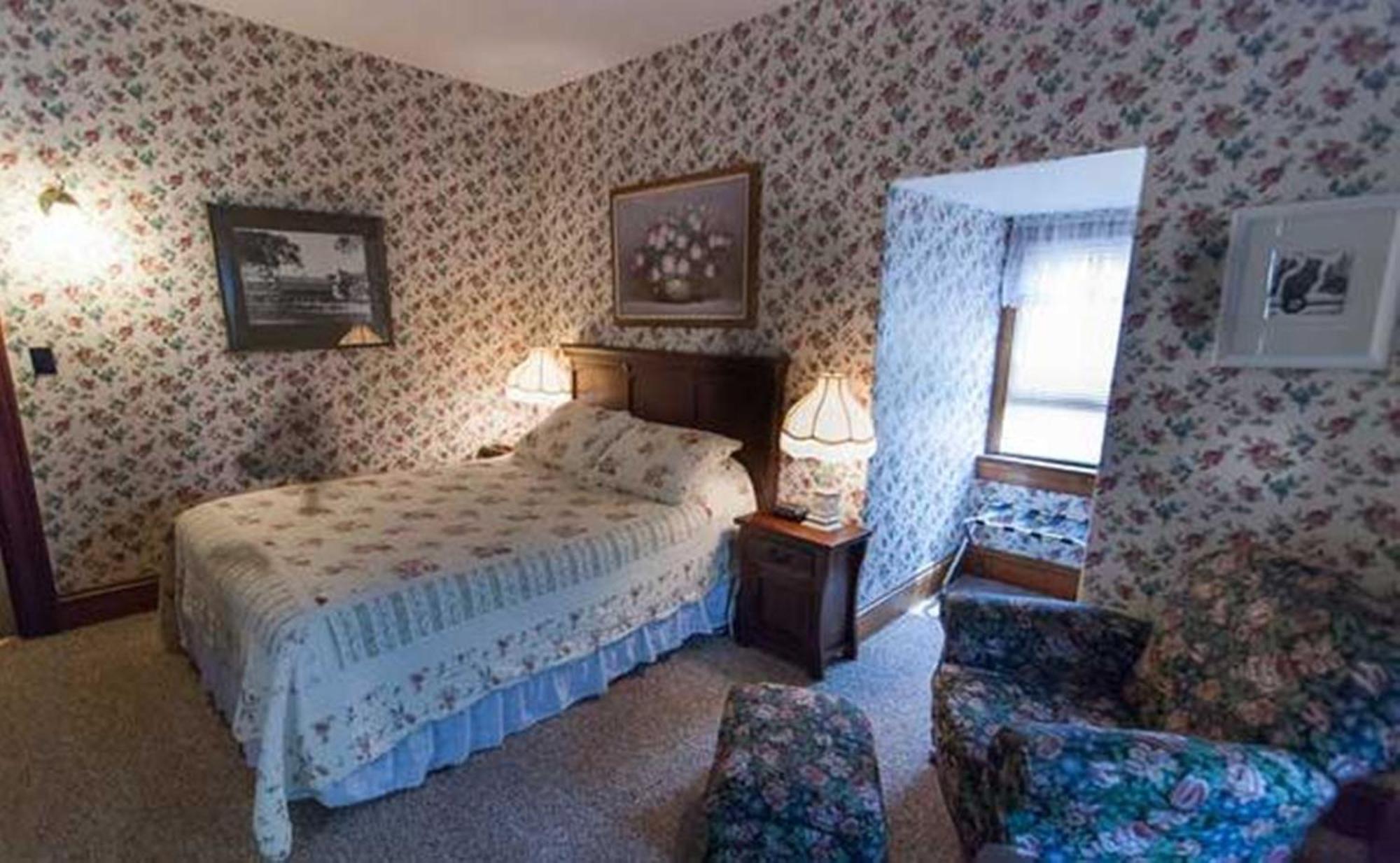 Carriage House Inn Fredericton Exteriör bild