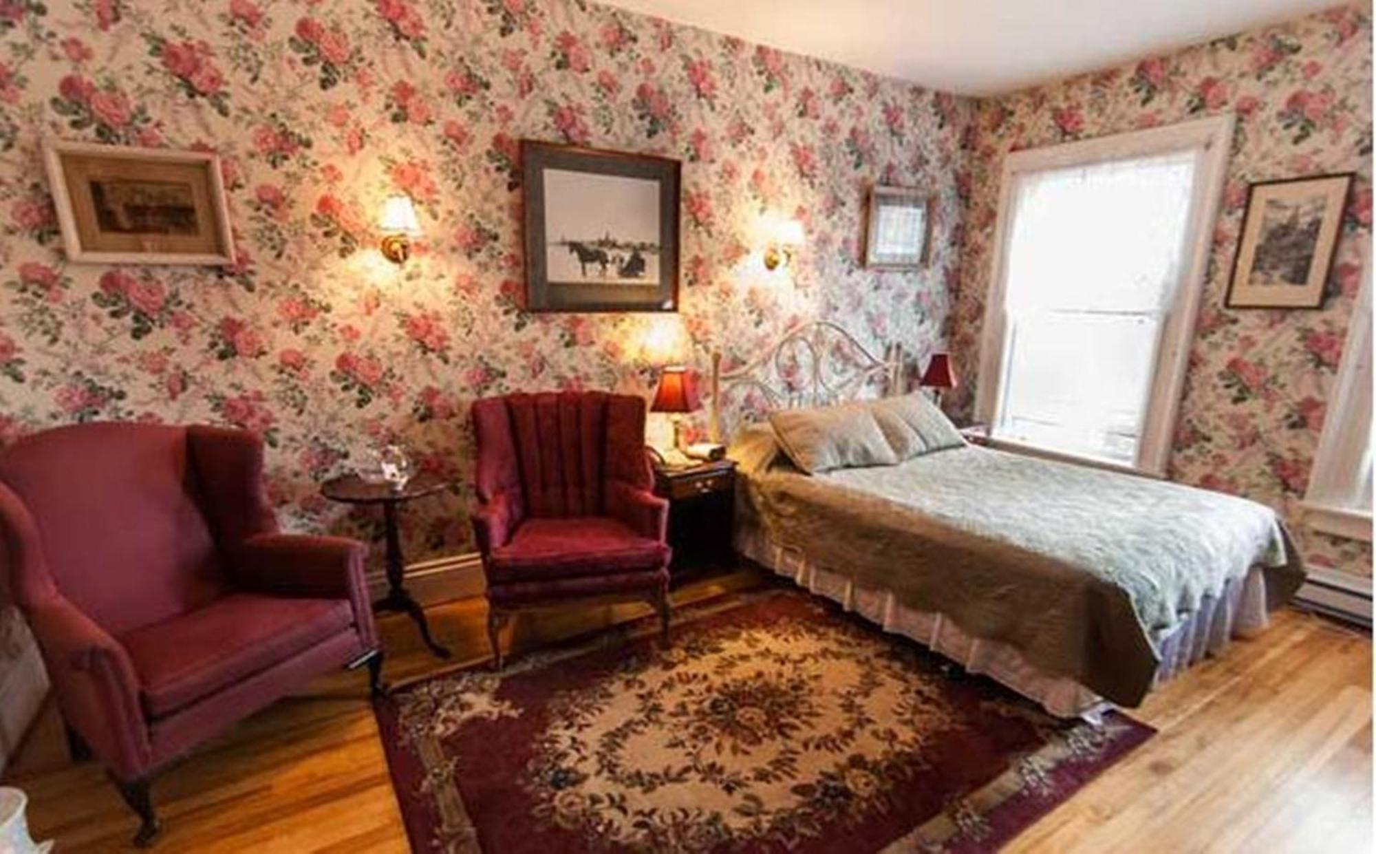 Carriage House Inn Fredericton Exteriör bild