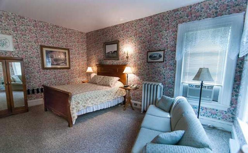 Carriage House Inn Fredericton Rum bild