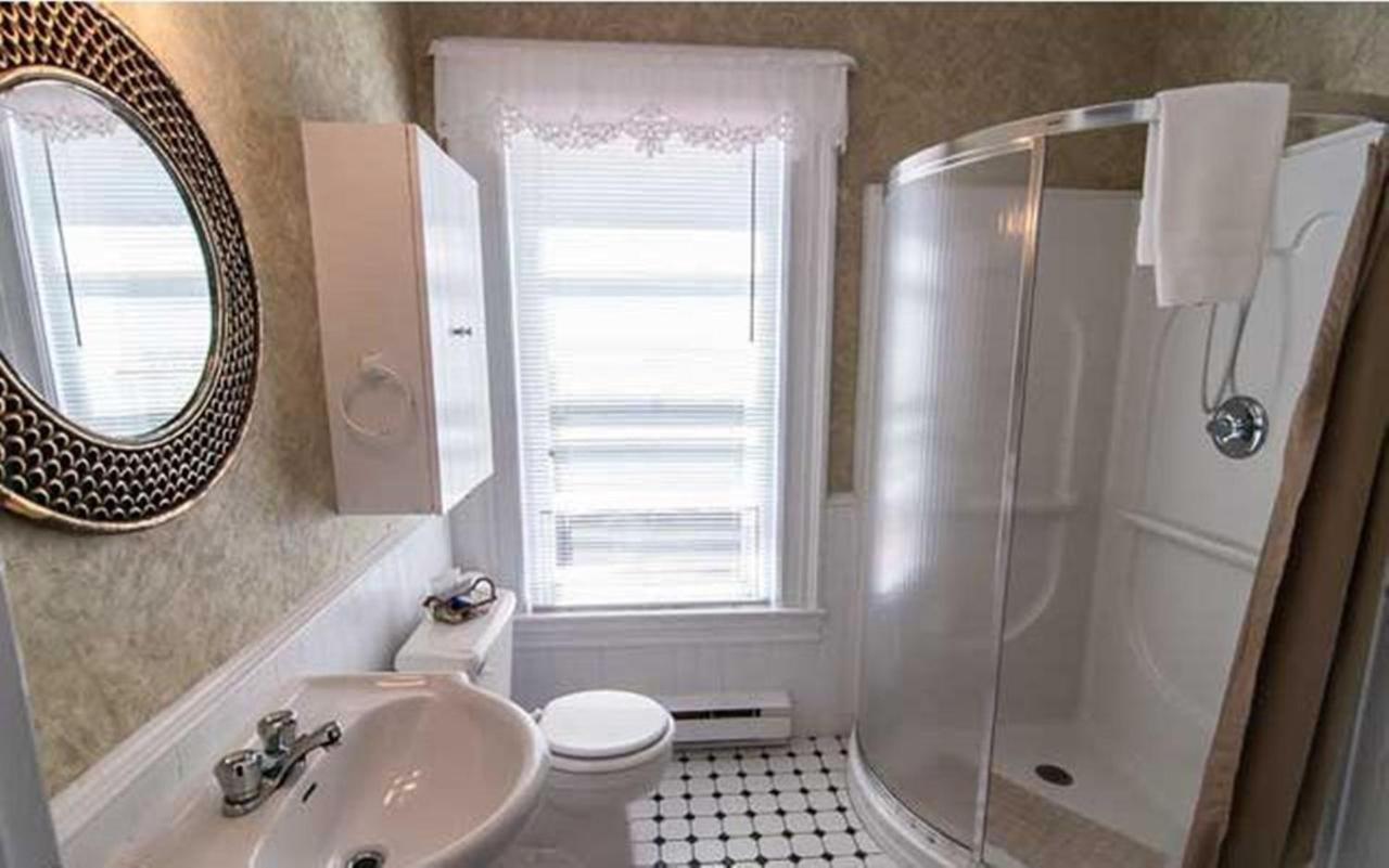 Carriage House Inn Fredericton Rum bild